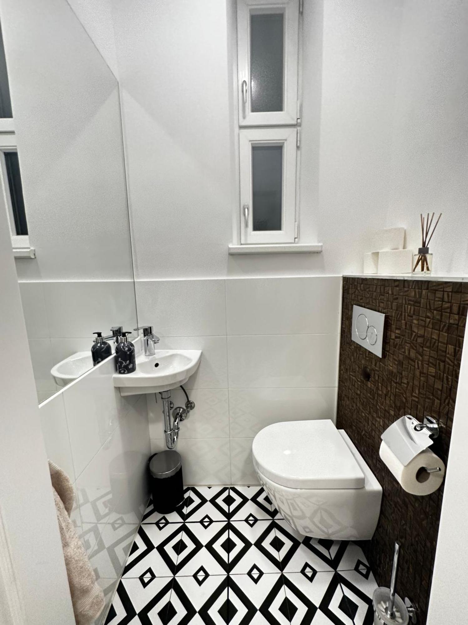 Luxury 3 Bedroom Near Schoenbrunn Palace Appartement Wenen