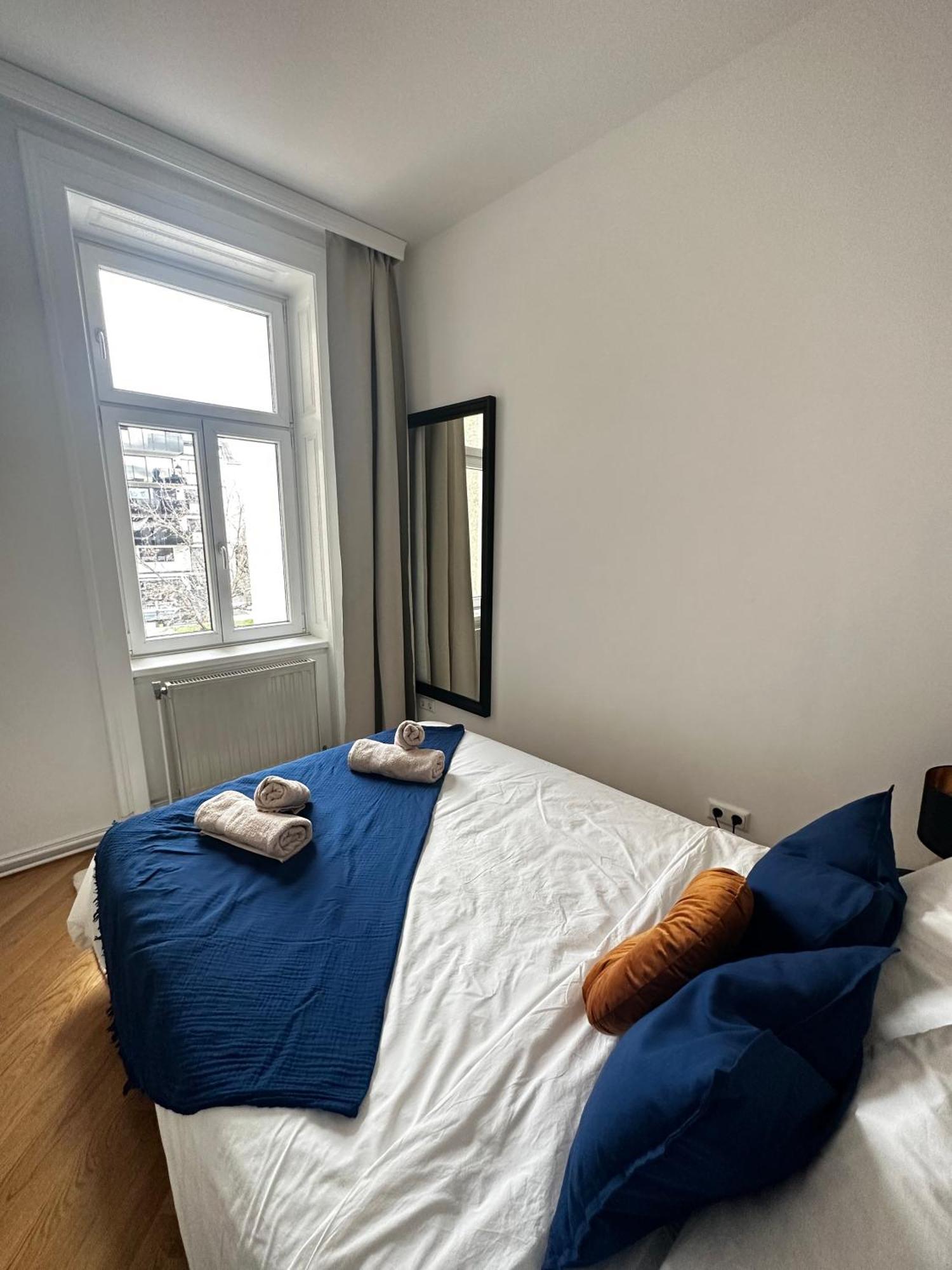 Luxury 3 Bedroom Near Schoenbrunn Palace Appartement Wenen