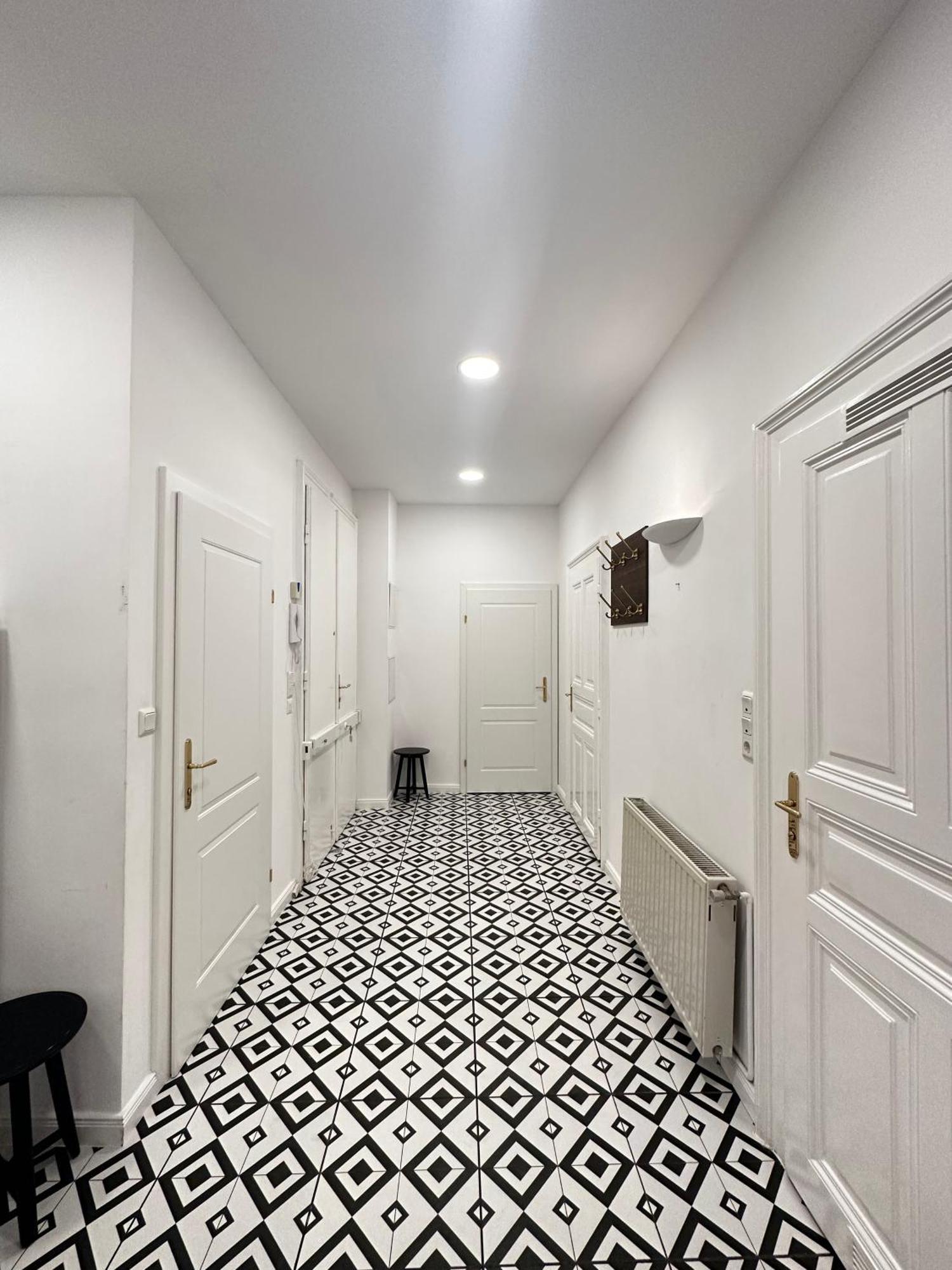 Appartement Luxury 3 Bedroom Near Schoenbrunn Palace Wenen